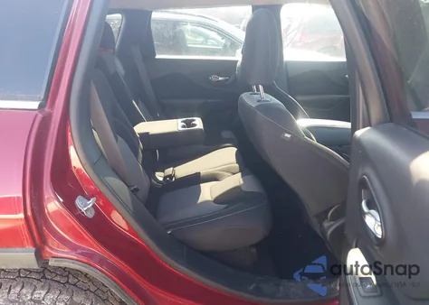 2014 Jeep Cherokee Latitude z USA, uszkodzony, nr VIN 1C4PJMCB9EW121338